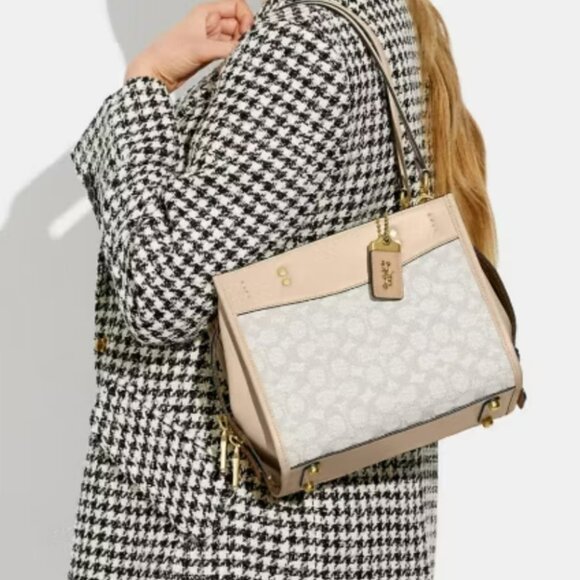 NWT Coach Rogue 25 - Picture 6 of 15